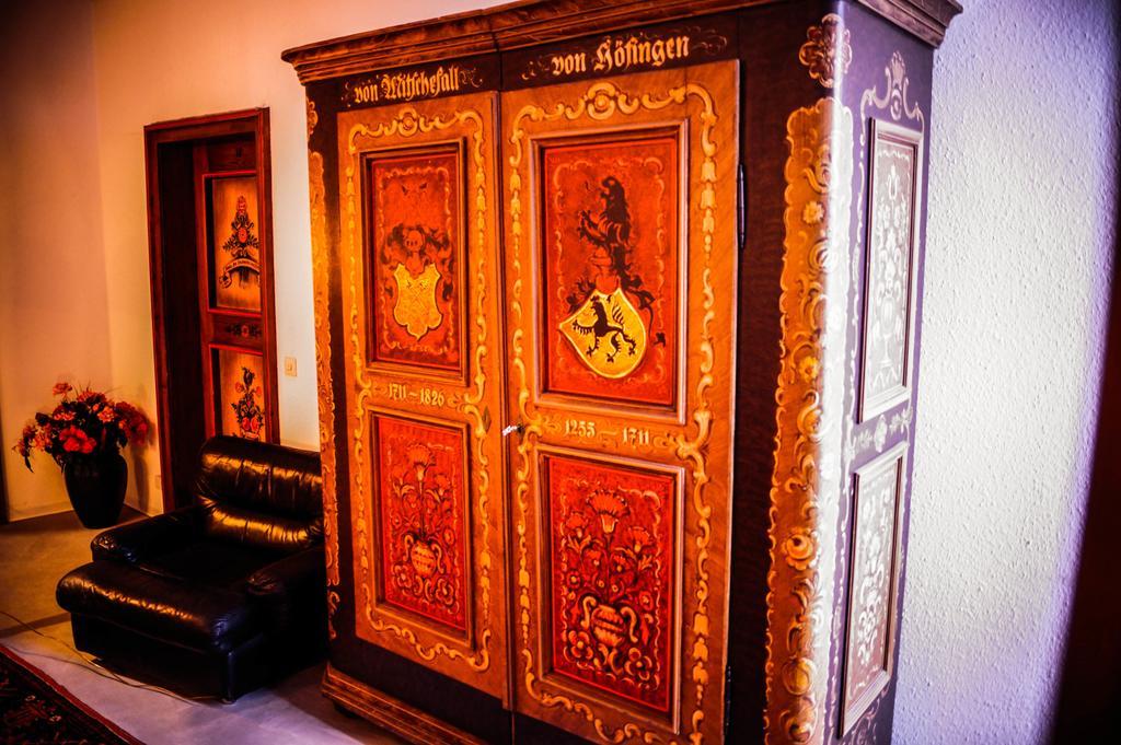 Schlosshotel Hoefingen 레온베르크 외부 사진