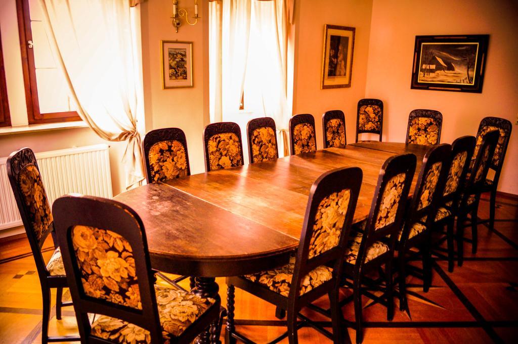 Schlosshotel Hoefingen 레온베르크 외부 사진